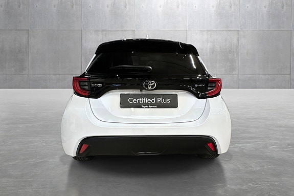 Toyota Yaris 4 of 19