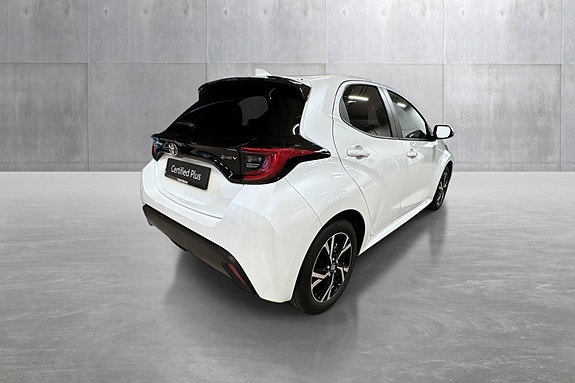 Toyota Yaris 5 of 19
