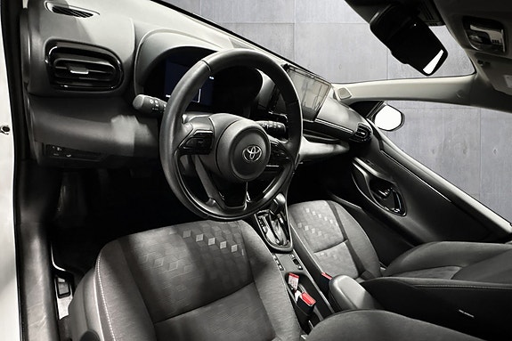 Toyota Yaris 10 of 19