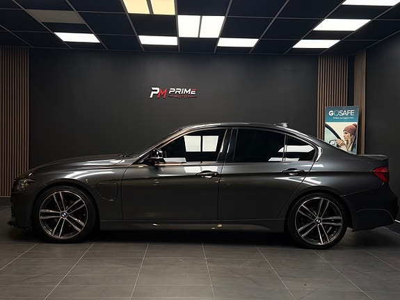BMW 330e 4 of 30