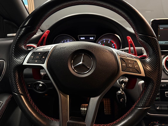 Mercedes-Benz CLA250 26 of 30