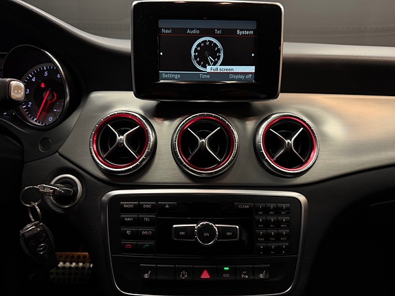 Mercedes-Benz CLA250 23 of 30