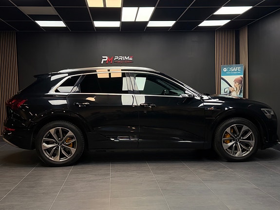 Audi e-tron 7 of 30