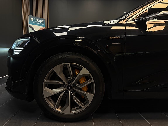 Audi e-tron 29 of 30