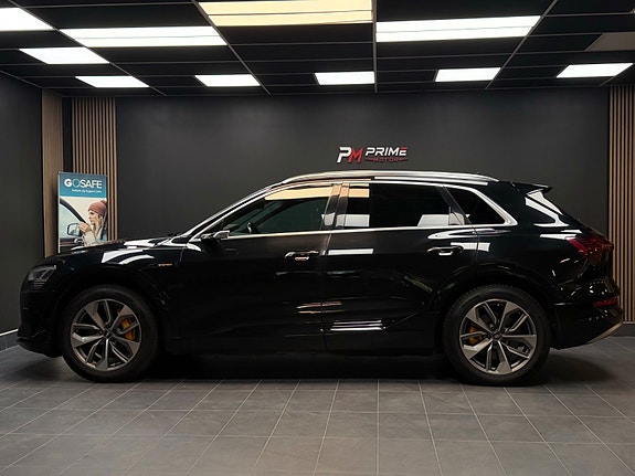 Audi e-tron 8 of 30