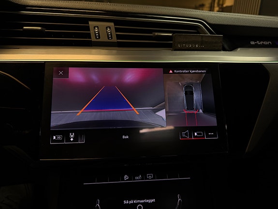 Audi e-tron 24 of 30