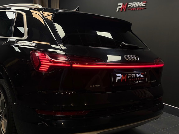 Audi e-tron 17 of 30