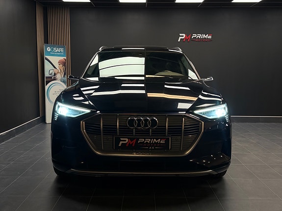 Audi e-tron 9 of 30
