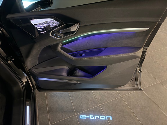 Audi e-tron 26 of 30