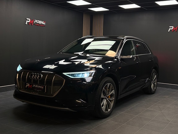 Audi e-tron 3 of 30