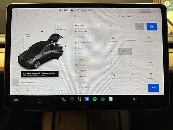 Tesla Model Y 24 of 30