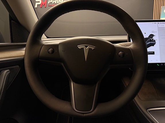Tesla Model Y 29 of 30