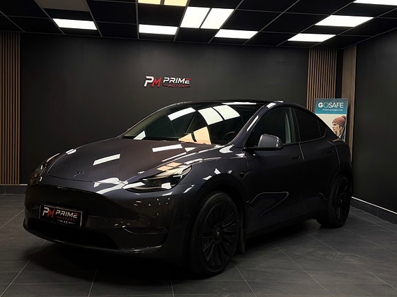 Tesla Model Y 2 of 30