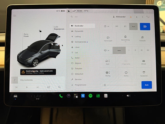 Tesla Model Y 23 of 30