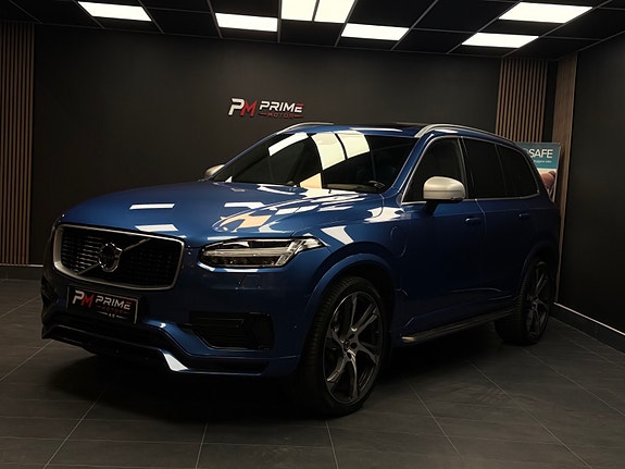 Volvo XC90 2 of 30