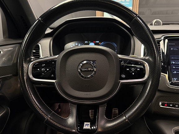 Volvo XC90 20 of 30
