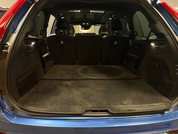 Volvo XC90 30 of 30
