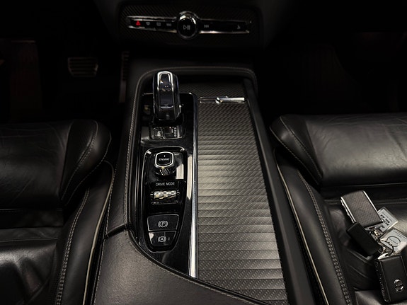 Volvo XC90 23 of 30
