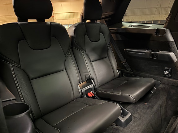 Volvo XC90 28 of 30