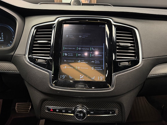 Volvo XC90 21 of 30