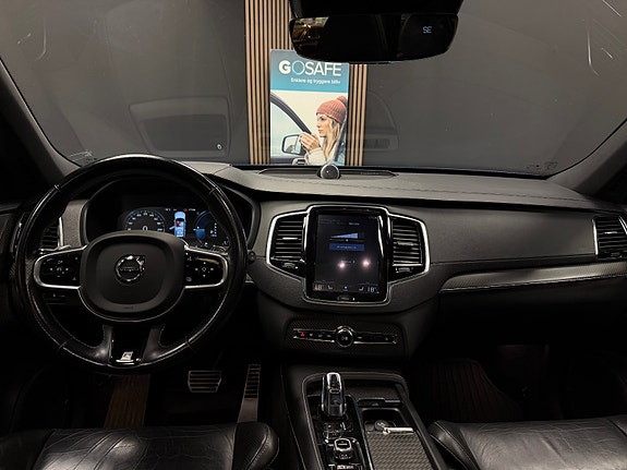 Volvo XC90 24 of 30