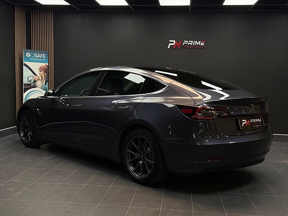 Tesla Model 3 8 of 30