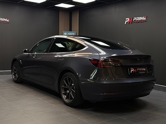 Tesla Model 3 14 of 30