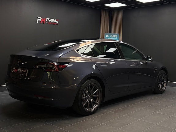 Tesla Model 3 10 of 30