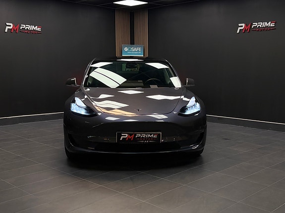 Tesla Model 3 16 of 30