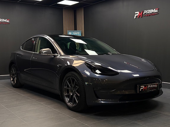 Tesla Model 3 4 of 30