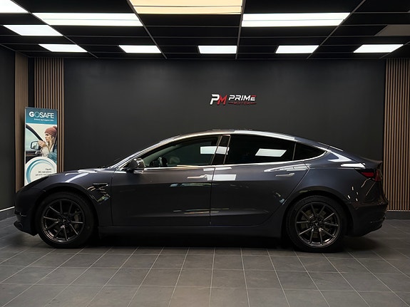 Tesla Model 3 13 of 30