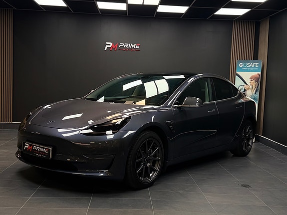 Tesla Model 3 2 of 30