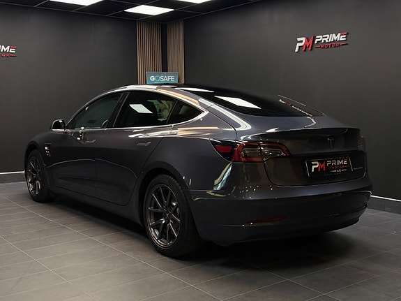 Tesla Model 3 15 of 30