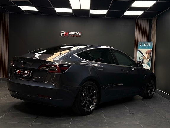 Tesla Model 3 9 of 30