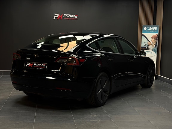 Tesla Model 3 16 of 30