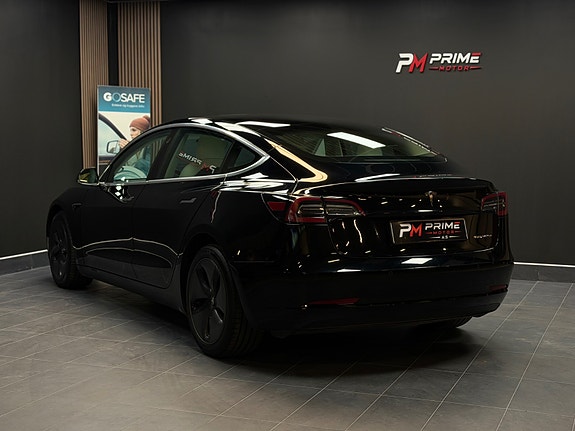 Tesla Model 3 17 of 30