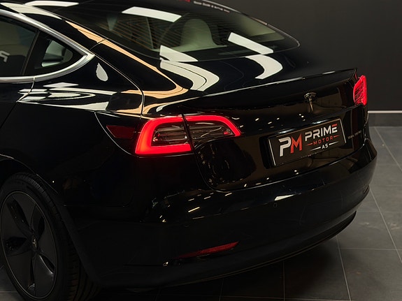 Tesla Model 3 14 of 30