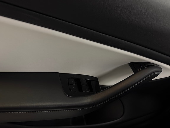 Tesla Model 3 25 of 30