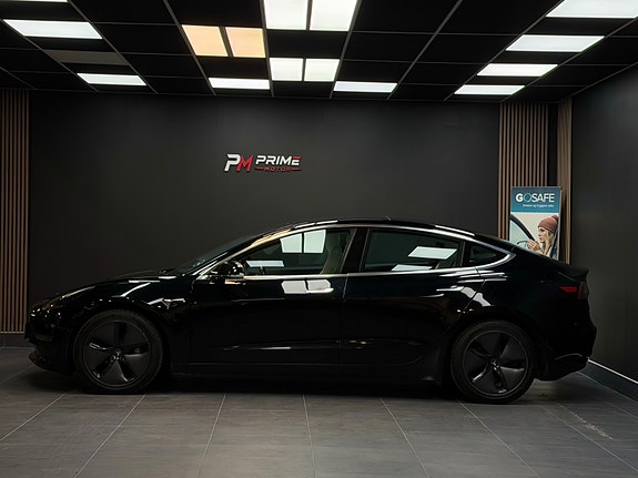 Tesla Model 3 11 of 30