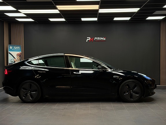 Tesla Model 3 6 of 30