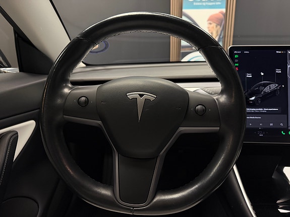 Tesla Model 3 26 of 30