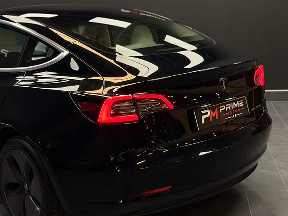 Tesla Model 3 13 of 30