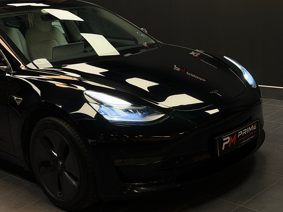 Tesla Model 3 20 of 30
