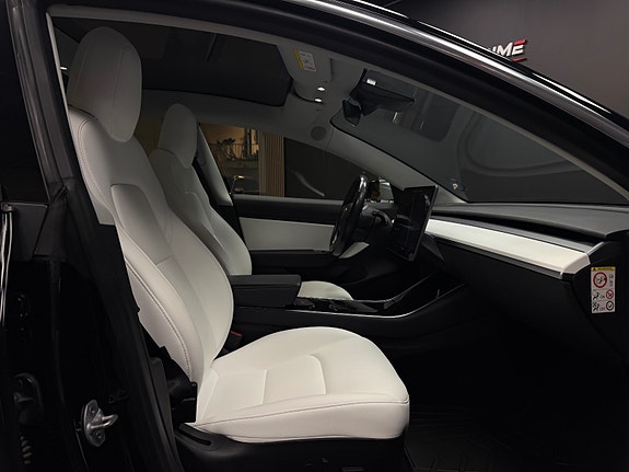 Tesla Model 3 22 of 30