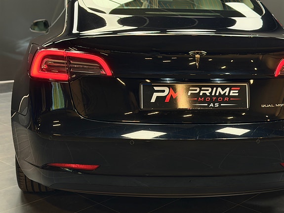 Tesla Model 3 19 of 30