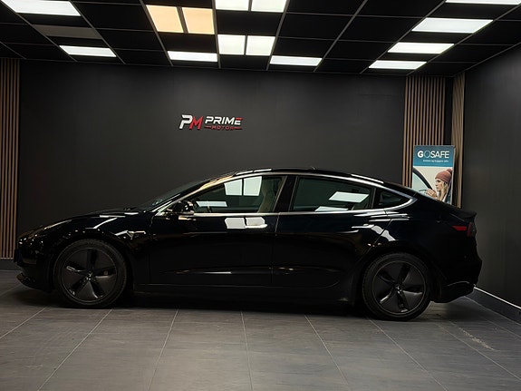Tesla Model 3 5 of 30