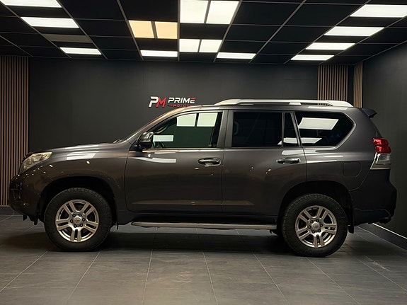 Toyota Land Cruiser 3 of 30