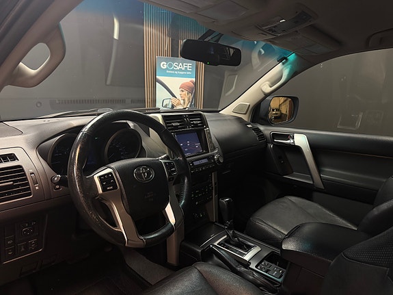 Toyota Land Cruiser 25 of 30