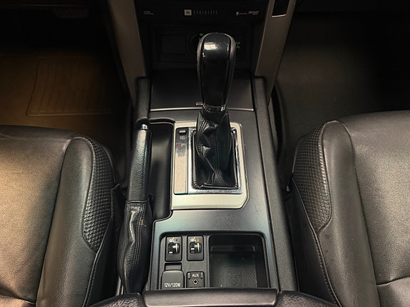 Toyota Land Cruiser 22 of 30