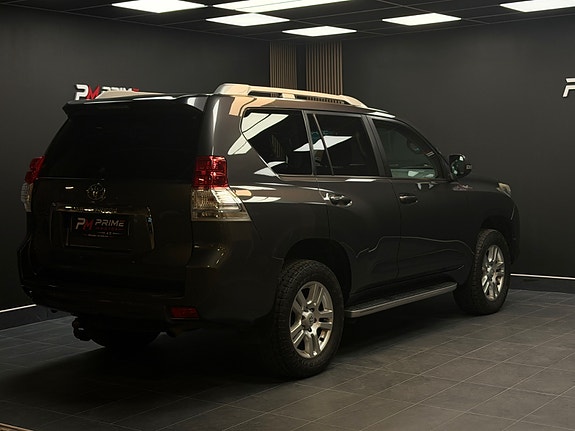 Toyota Land Cruiser 10 of 30